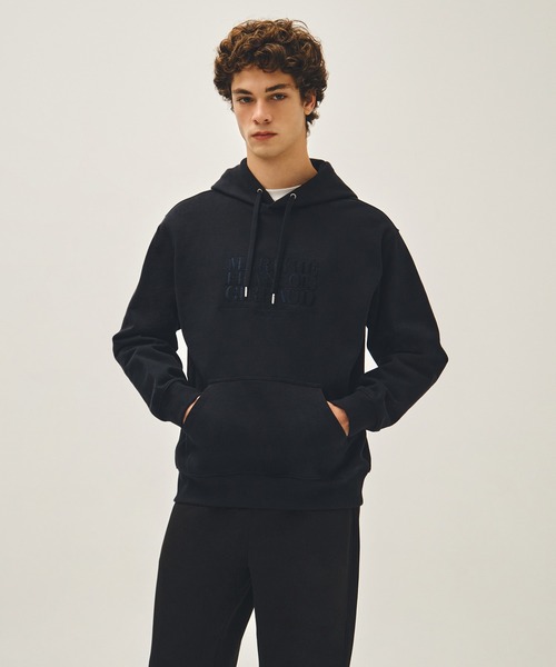 MARITHE + FRANCOIS GIRBAUD(マリテフランソワジルボー)の「CLASSIC LOGO EMBROIDERY HOODIE(パーカー・レディース・ヘザーグレー/ネイビー/オリーブ/ブラック×ブラック・X-LARGE/LARGE/MEDIUM/SMALL)」の4枚目の写真