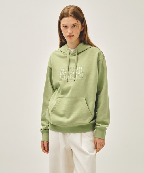 MARITHE + FRANCOIS GIRBAUD(マリテフランソワジルボー)の「CLASSIC LOGO EMBROIDERY HOODIE(パーカー・レディース・ヘザーグレー/ネイビー/オリーブ/ブラック×ブラック・X-LARGE/LARGE/MEDIUM/SMALL)」の3枚目の写真