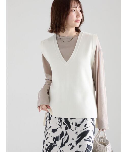 Te chichi(テチチ)の「Vネックニットベスト(ベスト・レディース・ブラック/サックスブルー/オフホワイト・F)」の1枚目の写真