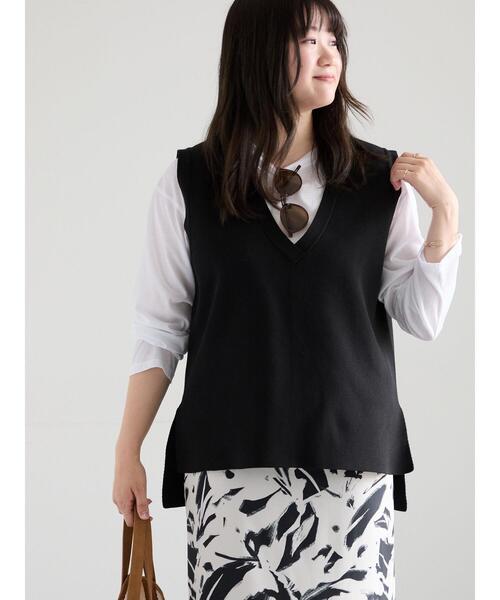 Te chichi(テチチ)の「Vネックニットベスト(ベスト・レディース・ブラック/サックスブルー/オフホワイト・F)」の2枚目の写真