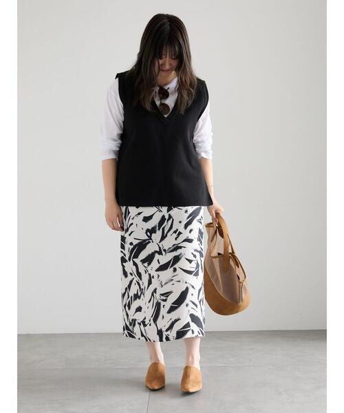 Te chichi(テチチ)の「Vネックニットベスト(ベスト・レディース・ブラック/サックスブルー/オフホワイト・F)」の11枚目の写真