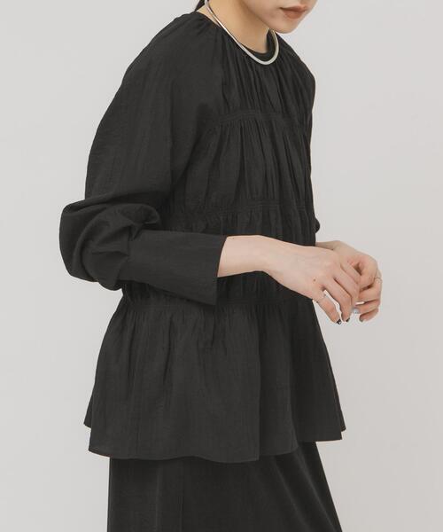 KBF(ケイビーエフ)の「ティアードブラウス(シャツ/ブラウス・レディース・アイボリー/ピンク/ブラック・ONE)」の2枚目の写真