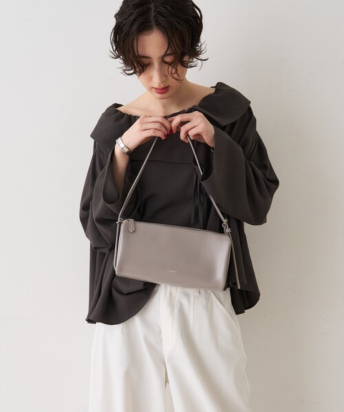 YAHKI(ヤーキ)の「【YAHKI/ヤーキ】SOFT W FACEワンショルダーミニバッグ(ショルダーバッグ・レディース・ブラック/グレー・フリー)」の7枚目の写真