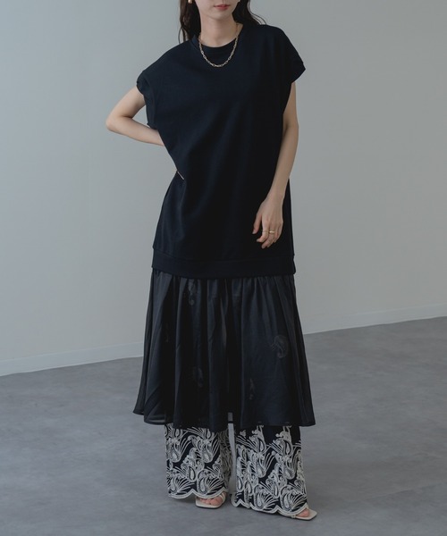 refinedworks(リファインドワークス)の「【refinedworks】裾シフォン の 異素材 ドッキング 半袖 ワンピース(ワンピース・レディース・グレー/ブラック・FREE)」の2枚目の写真