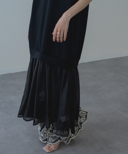 refinedworks(リファインドワークス)の「【refinedworks】裾シフォン の 異素材 ドッキング 半袖 ワンピース(ワンピース・レディース・グレー/ブラック・FREE)」の6枚目の写真
