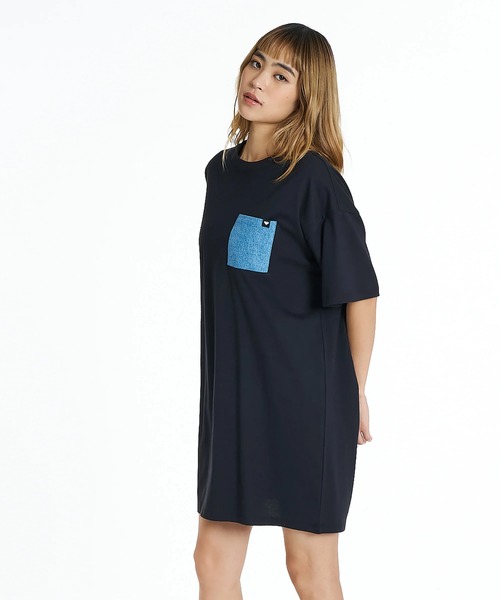 ROXY（ロキシー）の「ROXY WITH HEART ミニワンピース 【2026年夏モデル】/ロキシーTシャツワンピース（ワンピース・レディース・グレー/ナチュラル/ブラック・LARGE/MEDIUM/SMALL）」の4枚目の写真