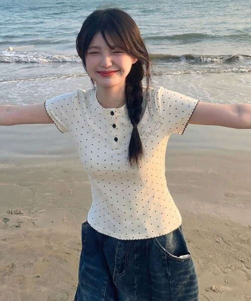 ViViDAY(ビビデー)の「ラインストーン英字ロゴ ドット柄tシャツ(Tシャツ/カットソー・レディース・ホワイト・M)」の14枚目の写真