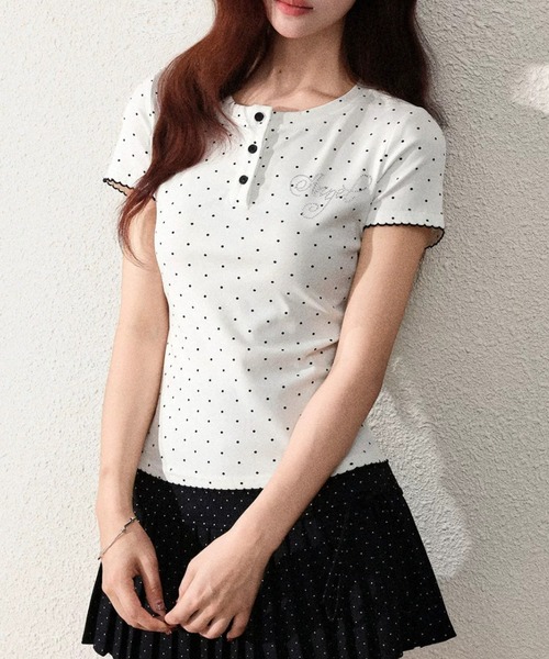 ViViDAY(ビビデー)の「ラインストーン英字ロゴ ドット柄tシャツ(Tシャツ/カットソー・レディース・ホワイト・M)」の4枚目の写真