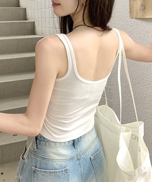 lilful(リルフル)の「【26年春夏新作】【カップ付き】クロップド丈 ベーシックタンクトップ(タンクトップ・レディース・ホワイト/ブラック/グレー・F)」の7枚目の写真