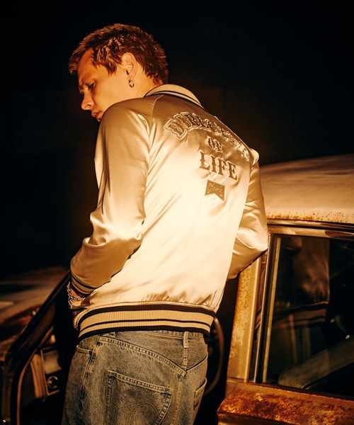 glamb(グラム)の「Director Satin Jacket / ディレクターサテンジャケット(スカジャン・メンズ・アイボリー/ブラック・S/M/L)」の1枚目の写真
