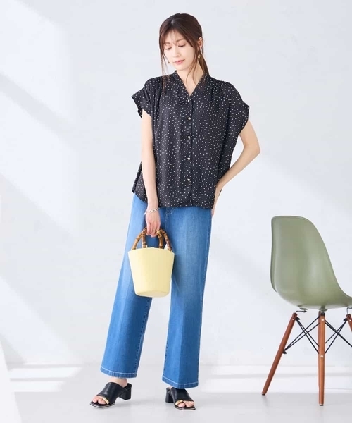 a.v.v（アーヴェヴェ）の「Vネックプリントギャザーブラウス（シャツ/ブラウス・レディース・ブラック/ピンク・36/40/38）」の10枚目の写真