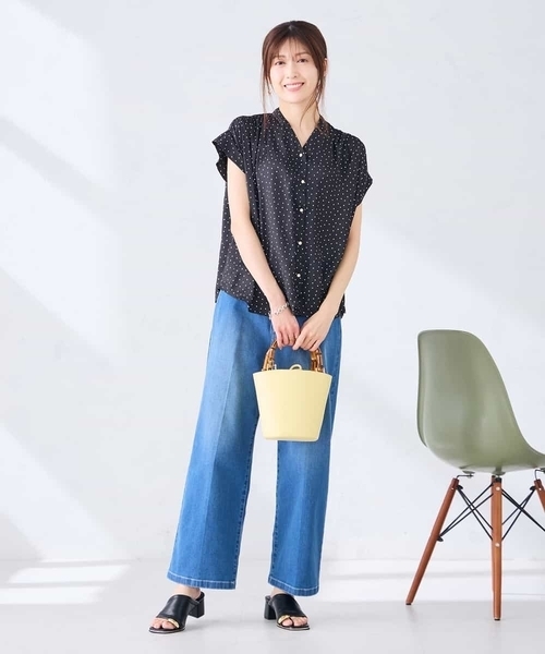 a.v.v（アーヴェヴェ）の「Vネックプリントギャザーブラウス（シャツ/ブラウス・レディース・ブラック/ピンク・36/40/38）」の11枚目の写真