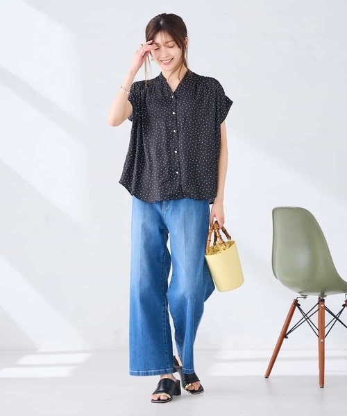 a.v.v（アーヴェヴェ）の「Vネックプリントギャザーブラウス（シャツ/ブラウス・レディース・ブラック/ピンク・36/40/38）」の12枚目の写真
