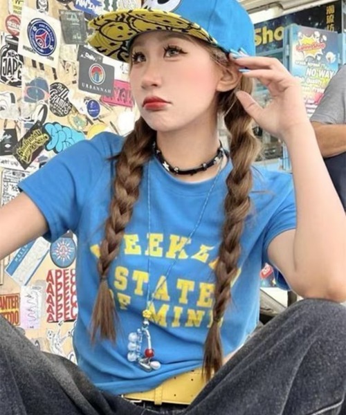 AsheKsha（アシクシャ）の「ドーパミンブルーとイエローの配色アルファベットプリント半袖Tシャツ（Tシャツ/カットソー・レディース・ブルー・M）」の4枚目の写真