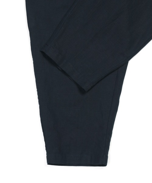 The DUFFER of ST.GEORGE（ザダファーオブセントジョージ）の「LINEN BLEND WEBBING BELT WIDE PT：リネンブレンド 綿麻素材 ワイドテーパード リラックスパンツ（その他パンツ・メンズ・ブラック/ネイビー/チャコールグレー・MEDIUM/X-LARGE/SMALL/LARGE）」の5枚目の写真