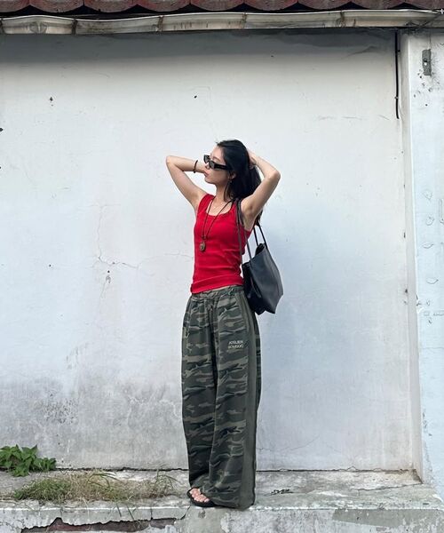 SOMSOC(ソムソック)の「AREN REVERSIBLE CAMO PANTS_KHAKI(スウェットパンツ・レディース・その他・FREE)」の4枚目の写真
