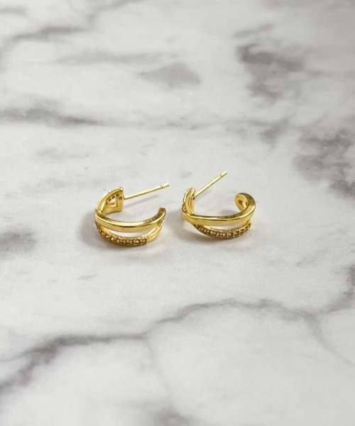 yu-ka(ユーカ)の「YU-KA:クロスデザインスタッドピアス Cross design stud earrings(ピアス(両耳用)・レディース・ゴールド・FREE)」の2枚目の写真