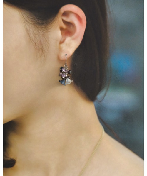 tone(トーン)の「【Mian.invitation】儚い色を映した花モチーフピアス|儚彩(MA)(ピアス(両耳用)・レディース・シルバー・FREE)」の3枚目の写真