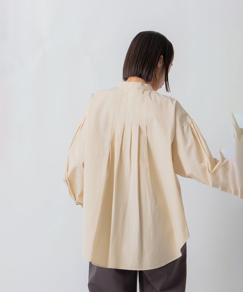 Kelen(ケレン)の「「KELEN / ケレン」タックデザインブラウス(シャツ/ブラウス・レディース・ライトブルー/チャコールグレー/ライトベージュ・S/M)」の22枚目の写真