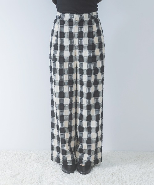 URBAN RESEARCH ROSSO WOMEN(アーバンリサーチ ロッソ)の「チェックジャガードストレートパンツ(その他パンツ・レディース・ブラック・36/38)」の13枚目の写真