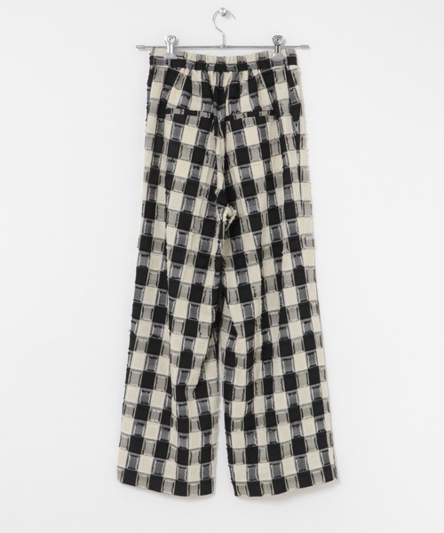 URBAN RESEARCH ROSSO WOMEN(アーバンリサーチ ロッソ)の「チェックジャガードストレートパンツ(その他パンツ・レディース・ブラック・36/38)」の2枚目の写真