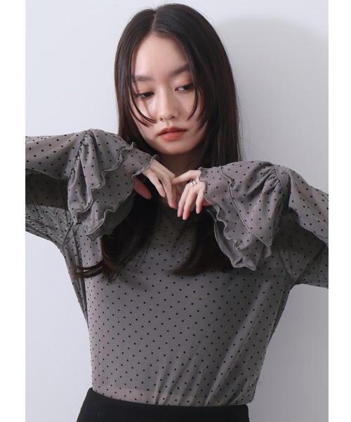 NOGLE（ノグル）の「【NOGLE/ノグル】チュールドットフリルスリーブロンT（Tシャツ/カットソー・レディース・ホワイト/グレー/ブラック/アイボリー・FREE）」の4枚目の写真