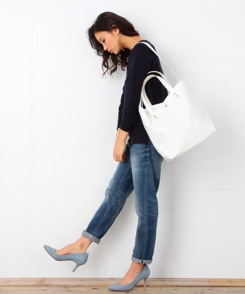 B:MING by BEAMS(ビーミングバイビームス)の「buddy×ビーミング by ビームス / 40th別注 Collerトートバッグ M (トートバッグ・レディース・ホワイト/ネイビー・ONE SIZE)」の6枚目の写真