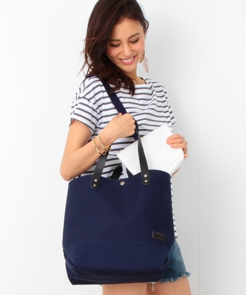 B:MING by BEAMS(ビーミングバイビームス)の「buddy×ビーミング by ビームス / 40th別注 Collerトートバッグ M (トートバッグ・レディース・ホワイト/ネイビー・ONE SIZE)」の20枚目の写真