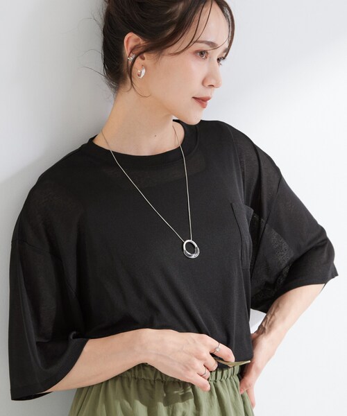 SHOO・LA・RUE（シューラルー）の「【S-LL/洗濯機可/体型カバー】ゆるっとこなれる 大人のシアースラブTシャツ（Tシャツ/カットソー・レディース・ブラック系/ダークブラウン/ベビーピンク/グリーン系・01/03/02/04）」の2枚目の写真
