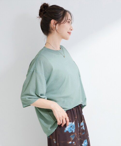 SHOO・LA・RUE（シューラルー）の「【S-LL/洗濯機可/体型カバー】ゆるっとこなれる 大人のシアースラブTシャツ（Tシャツ/カットソー・レディース・ブラック系/ダークブラウン/ベビーピンク/グリーン系・01/03/02/04）」の6枚目の写真