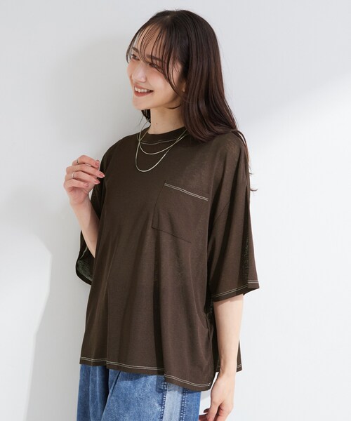 SHOO・LA・RUE（シューラルー）の「【S-LL/洗濯機可/体型カバー】ゆるっとこなれる 大人のシアースラブTシャツ（Tシャツ/カットソー・レディース・ブラック系/ダークブラウン/ベビーピンク/グリーン系・01/03/02/04）」の10枚目の写真