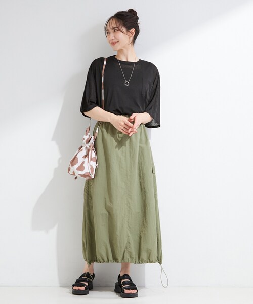 SHOO・LA・RUE（シューラルー）の「【S-LL/洗濯機可/体型カバー】ゆるっとこなれる 大人のシアースラブTシャツ（Tシャツ/カットソー・レディース・ブラック系/ダークブラウン/ベビーピンク/グリーン系・01/03/02/04）」の19枚目の写真