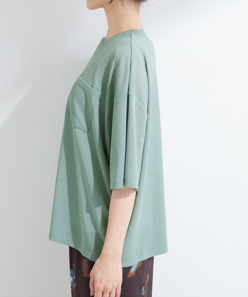 SHOO・LA・RUE（シューラルー）の「【S-LL/洗濯機可/体型カバー】ゆるっとこなれる 大人のシアースラブTシャツ（Tシャツ/カットソー・レディース・ブラック系/ダークブラウン/ベビーピンク/グリーン系・01/03/02/04）」の22枚目の写真