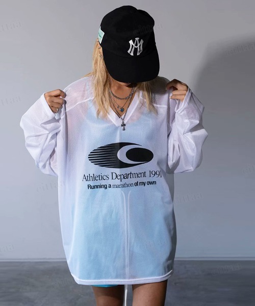 Dalfwin(ダールフィン)の「韓国ファッション AthleticsプリントメッシュVネック長袖トップス(Tシャツ/カットソー・レディース・ホワイト/ブラック/ライトブルー・FREE)」の5枚目の写真