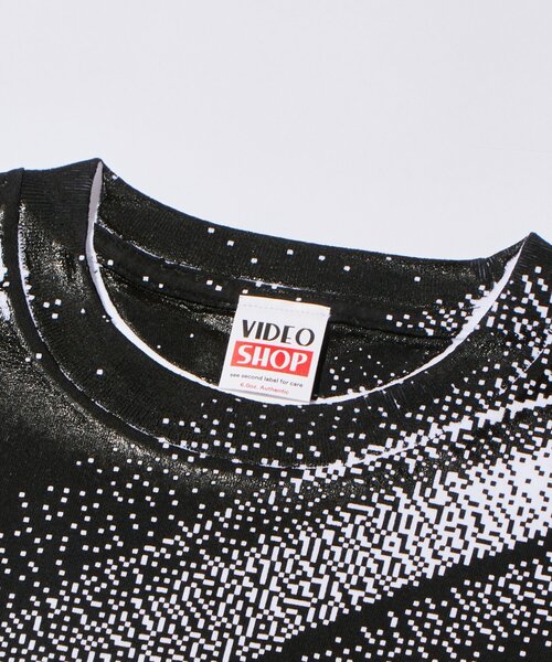 WHO'S WHO gallery(フーズフーギャラリー)の「VIDEO SHOP × PeterAnderson Facephoto TEE(Tシャツ/カットソー・レディース・ホワイト/ブラック系その他/ブラック・MEDIUM/SMALL)」の17枚目の写真