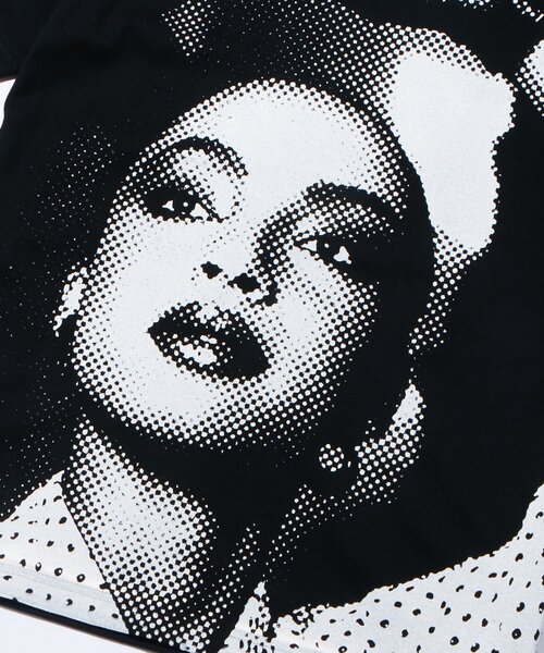 WHO'S WHO gallery(フーズフーギャラリー)の「VIDEO SHOP × PeterAnderson Facephoto TEE(Tシャツ/カットソー・レディース・ホワイト/ブラック系その他/ブラック・MEDIUM/SMALL)」の20枚目の写真