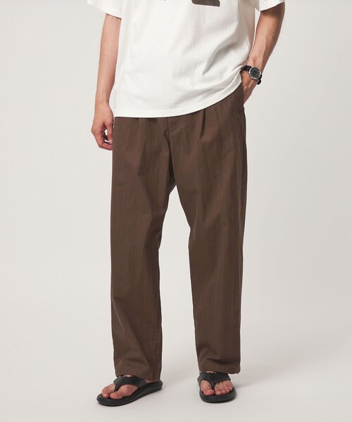 green label relaxing(グリーンレーベルリラクシング)の「コットン ナイロン ツイル GJ 1P ワイド パンツ W3(その他パンツ・メンズ・ダークブラウン/ベージュ/ネイビー・L/M/XL/S)」の1枚目の写真
