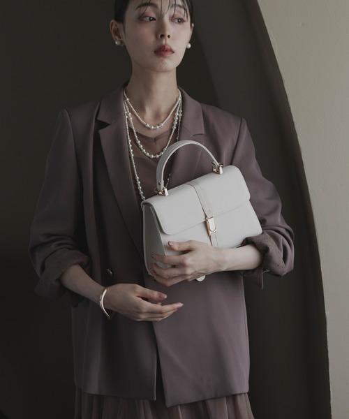 RUIRUE BOUTIQUE（ルイルエブティック）の「クラシカル ラメ ハンドバッグ ｜ レディースバッグ・結婚式バッグ・パーティー用バッグ・オケージョンバッグ・フォーマルバッグ・パーティーバッグ・鞄・ハンドバック・ショルダーバッグ（ハンドバッグ・レディース・ベージュ/ブラック/シルバー・FREE）」の5枚目の写真