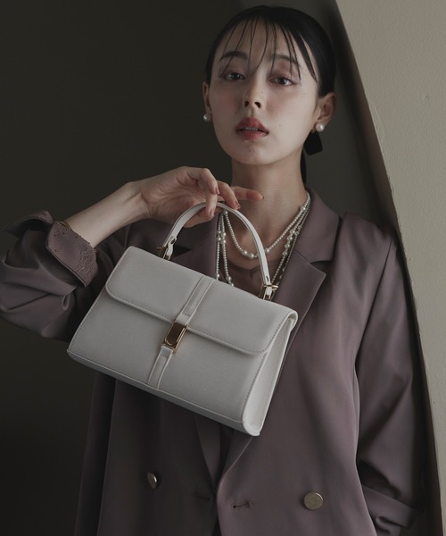RUIRUE BOUTIQUE（ルイルエブティック）の「クラシカル ラメ ハンドバッグ ｜ レディースバッグ・結婚式バッグ・パーティー用バッグ・オケージョンバッグ・フォーマルバッグ・パーティーバッグ・鞄・ハンドバック・ショルダーバッグ（ハンドバッグ・レディース・ベージュ/ブラック/シルバー・FREE）」の6枚目の写真