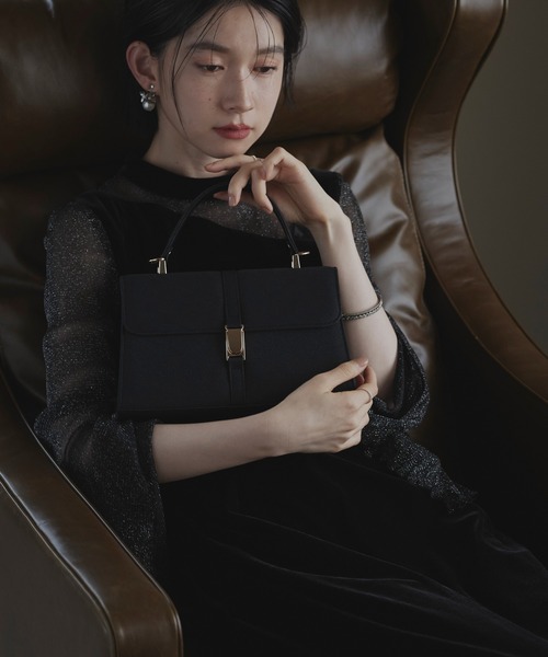 RUIRUE BOUTIQUE（ルイルエブティック）の「クラシカル ラメ ハンドバッグ ｜ レディースバッグ・結婚式バッグ・パーティー用バッグ・オケージョンバッグ・フォーマルバッグ・パーティーバッグ・鞄・ハンドバック・ショルダーバッグ（ハンドバッグ・レディース・ベージュ/ブラック/シルバー・FREE）」の9枚目の写真