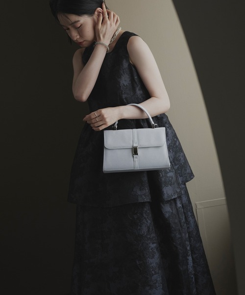 RUIRUE BOUTIQUE（ルイルエブティック）の「クラシカル ラメ ハンドバッグ ｜ レディースバッグ・結婚式バッグ・パーティー用バッグ・オケージョンバッグ・フォーマルバッグ・パーティーバッグ・鞄・ハンドバック・ショルダーバッグ（ハンドバッグ・レディース・ベージュ/ブラック/シルバー・FREE）」の14枚目の写真