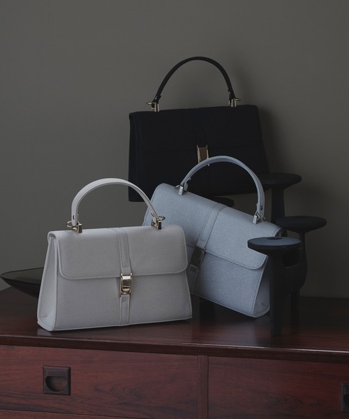 RUIRUE BOUTIQUE（ルイルエブティック）の「クラシカル ラメ ハンドバッグ ｜ レディースバッグ・結婚式バッグ・パーティー用バッグ・オケージョンバッグ・フォーマルバッグ・パーティーバッグ・鞄・ハンドバック・ショルダーバッグ（ハンドバッグ・レディース・ベージュ/ブラック/シルバー・FREE）」の4枚目の写真
