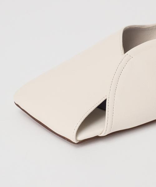 FLAT（フラット）の「《追加 / WEB+一部店舗限定》GRISEレザースクエアARTYフラット（その他シューズ・レディース・ブラック/アイボリー/シルバー・24.5cm/24cm/23.5cm/23cm/22.5cm/22cm/25cm）」の15枚目の写真