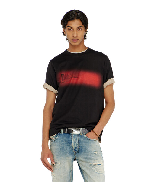 DIESEL(ディーゼル)の「メンズ Tシャツ T-ADJUST-AA5(Tシャツ/カットソー・メンズ・ブラック/ホワイト・XX-LARGE/X-SMALL/SMALL/X-LARGE/MEDIUM/XXX-LARGE/LARGE)」の2枚目の写真