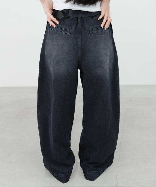 HONE（ホーン）の「3tuck curve wide denim pants / ３タックカーブワイドデニムパンツ（デニムパンツ・メンズ・ブラック/ブルー・LARGE/MEDIUM/SMALL）」の11枚目の写真