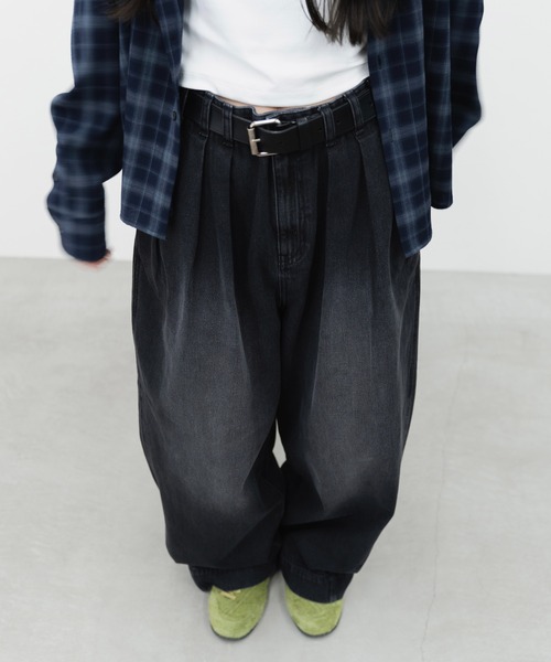 HONE（ホーン）の「3tuck curve wide denim pants / ３タックカーブワイドデニムパンツ（デニムパンツ・メンズ・ブラック/ブルー・LARGE/MEDIUM/SMALL）」の12枚目の写真