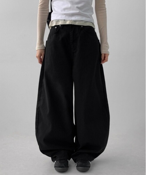 LAMPOON(ランプーン)の「リボンポケットカーブデニムパンツ(デニムパンツ・レディース・ブラック/ホワイト・SMALL/MEDIUM/LARGE)」の3枚目の写真