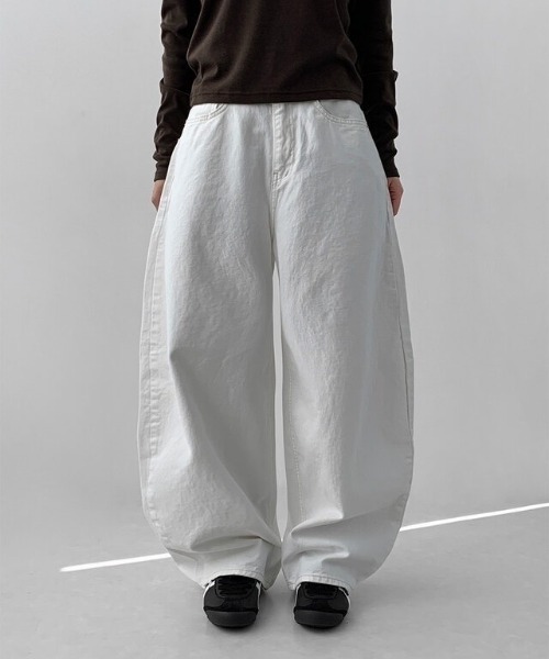 LAMPOON(ランプーン)の「リボンポケットカーブデニムパンツ(デニムパンツ・レディース・ブラック/ホワイト・SMALL/MEDIUM/LARGE)」の9枚目の写真