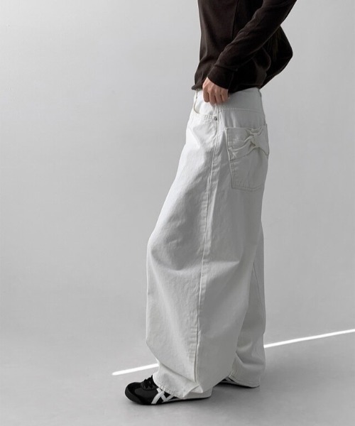 LAMPOON(ランプーン)の「リボンポケットカーブデニムパンツ(デニムパンツ・レディース・ブラック/ホワイト・SMALL/MEDIUM/LARGE)」の10枚目の写真