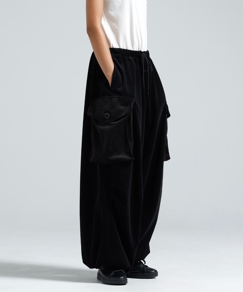 Y-3(ワイスリー)の「Y-3 VELVET CORDUROY CARGO PANTS(カーゴパンツ・レディース・ブラック・XX-SMALL/X-SMALL/SMALL/MEDIUM/LARGE)」の5枚目の写真